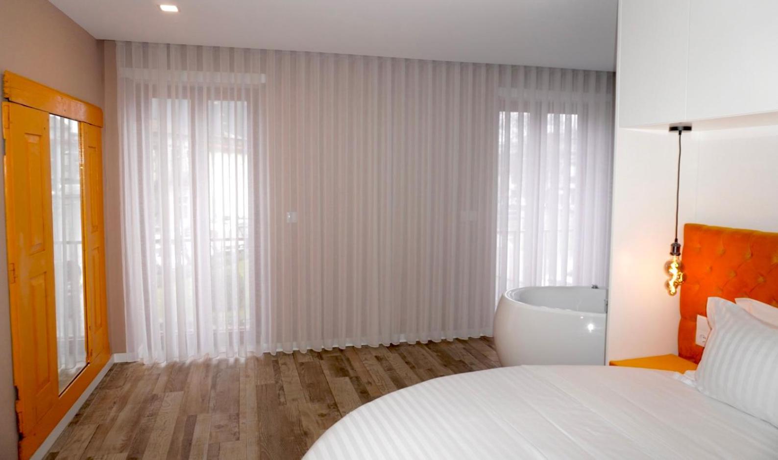 Lux'Otel City Lodge Barcelos Exterior photo